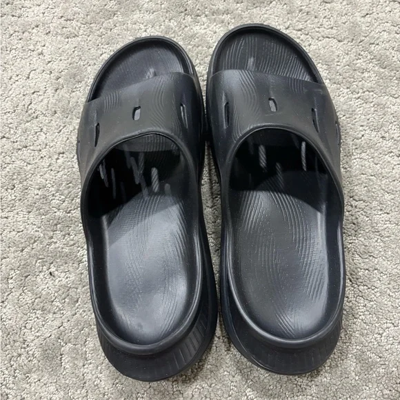 Hoka Recovery Slides - Picture 2 of 5